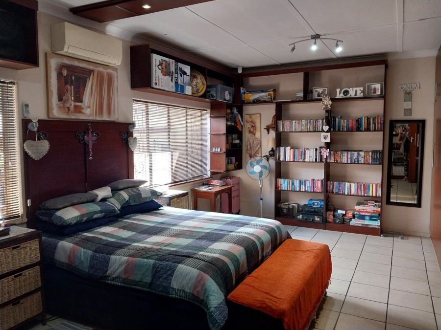 3 Bedroom Property for Sale in Potchefstroom South North West